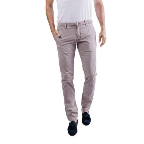 Beige Chinos med Kontrastknap