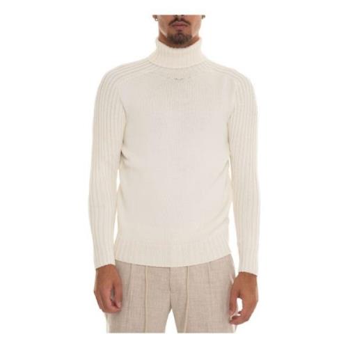 Turtleneck pullover