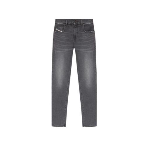 ‘2019 D-STRUKT L.32’ jeans