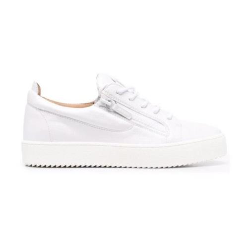 Hvide Elegante Lukkede Sneakers