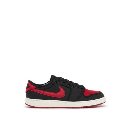 Sorte Low QS 'BRED' Sneakers