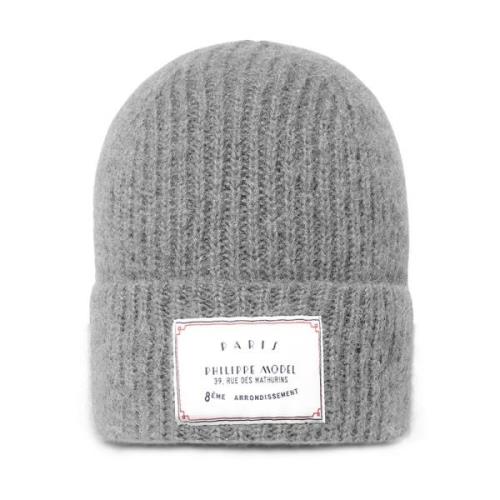 Grå Mohair Uld Beanie med Broderet Patch