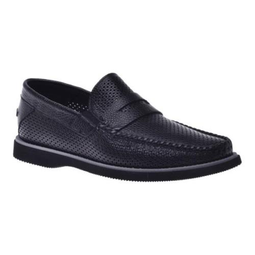 Loafer in black perforated calfskin