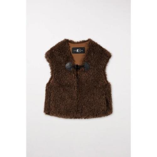 Faux Fur Vest med Dekorativ Lukning