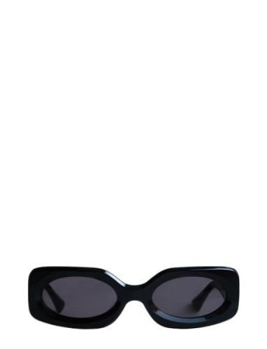 Paloma Black Black Firkantede Solbriller Black Corlin Eyewear