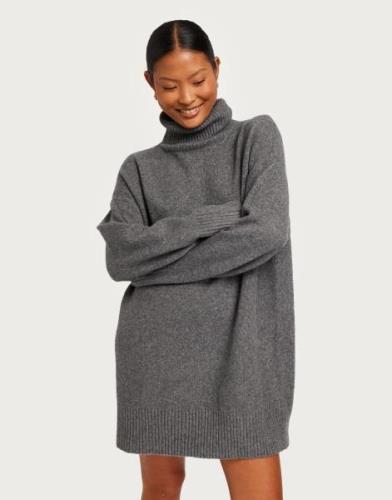 Nelly - Grå - Long Roll Neck Knit Dress