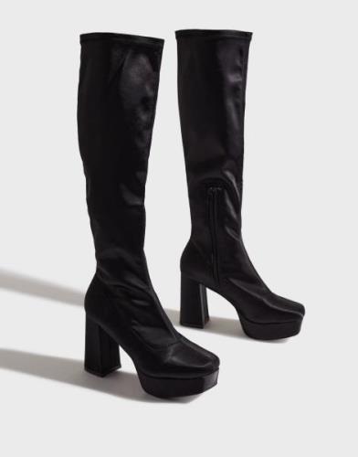 Nelly - Sort - Under Knee Plateau Boot